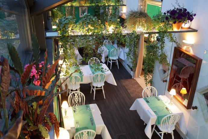Hotel Grodek Krakow Bagian luar foto Restaurant in the hotel