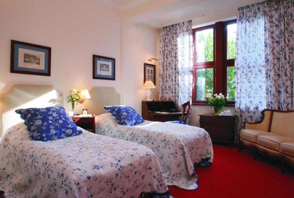 Hotel Grodek Krakow Ruang foto A room at the hotel