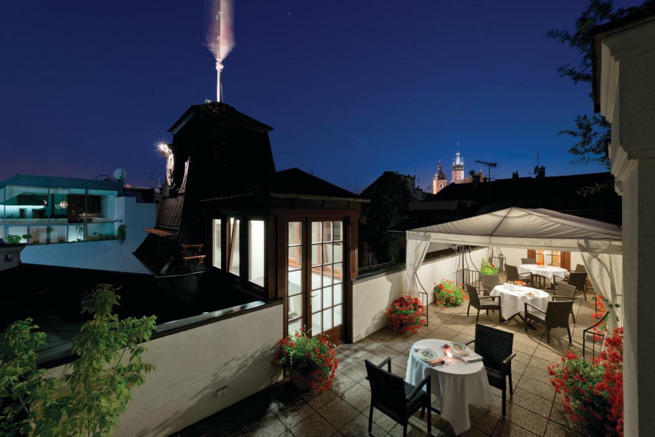 Hotel Grodek Krakow Bagian luar foto The terrace of the restaurant