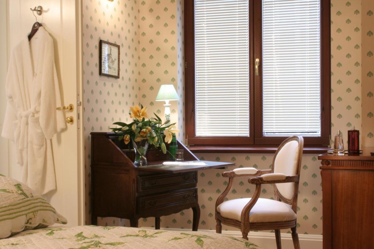 Hotel Grodek Krakow Ruang foto A room at the hotel
