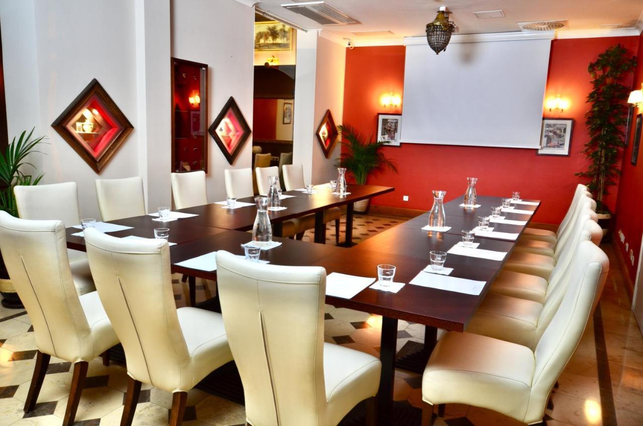 Hotel Grodek Krakow Bagian luar foto The boardroom at the hotel